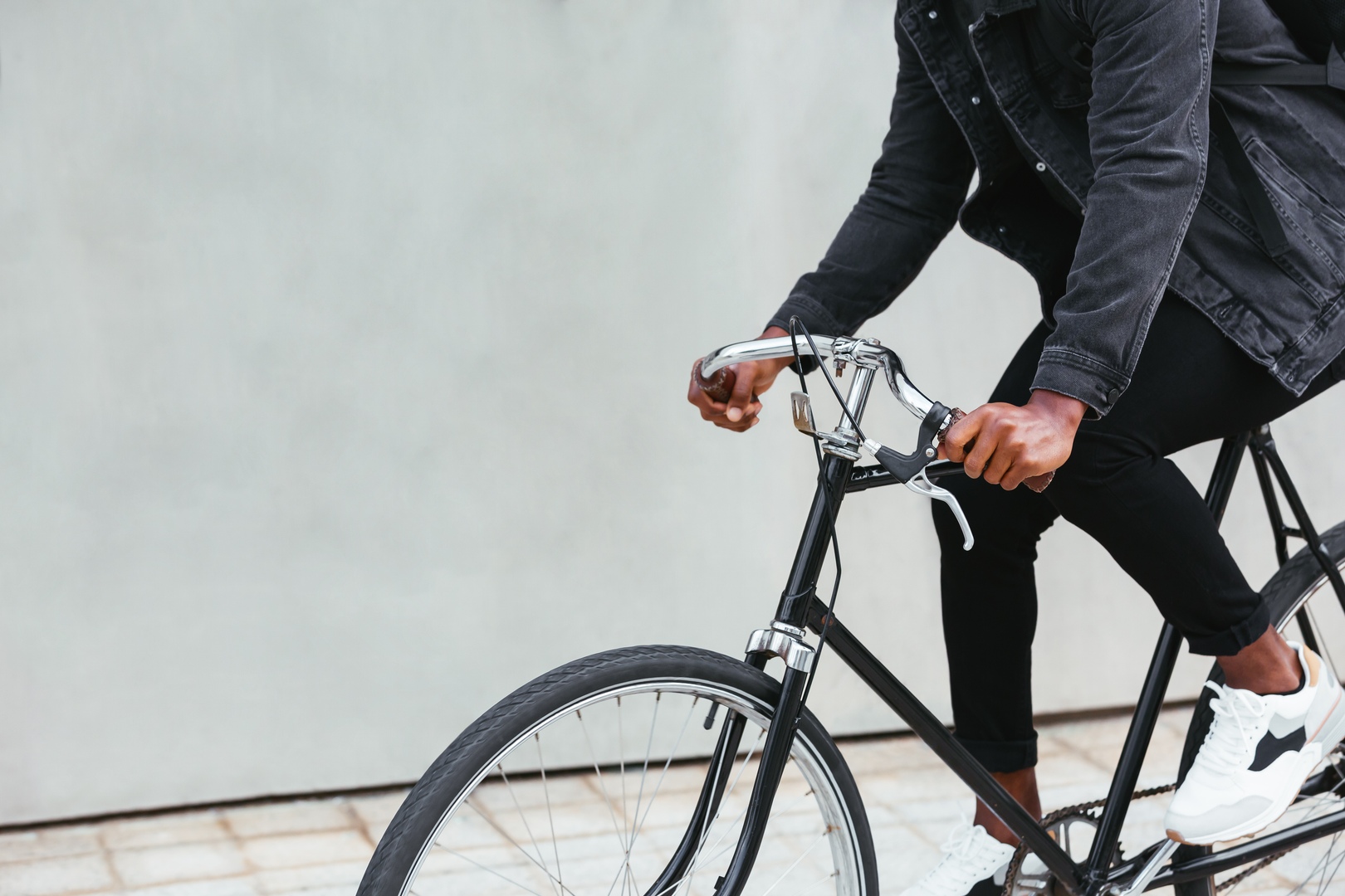 AuraNorthMiamiBeach_LuxuryApartmentCommunity_Bike