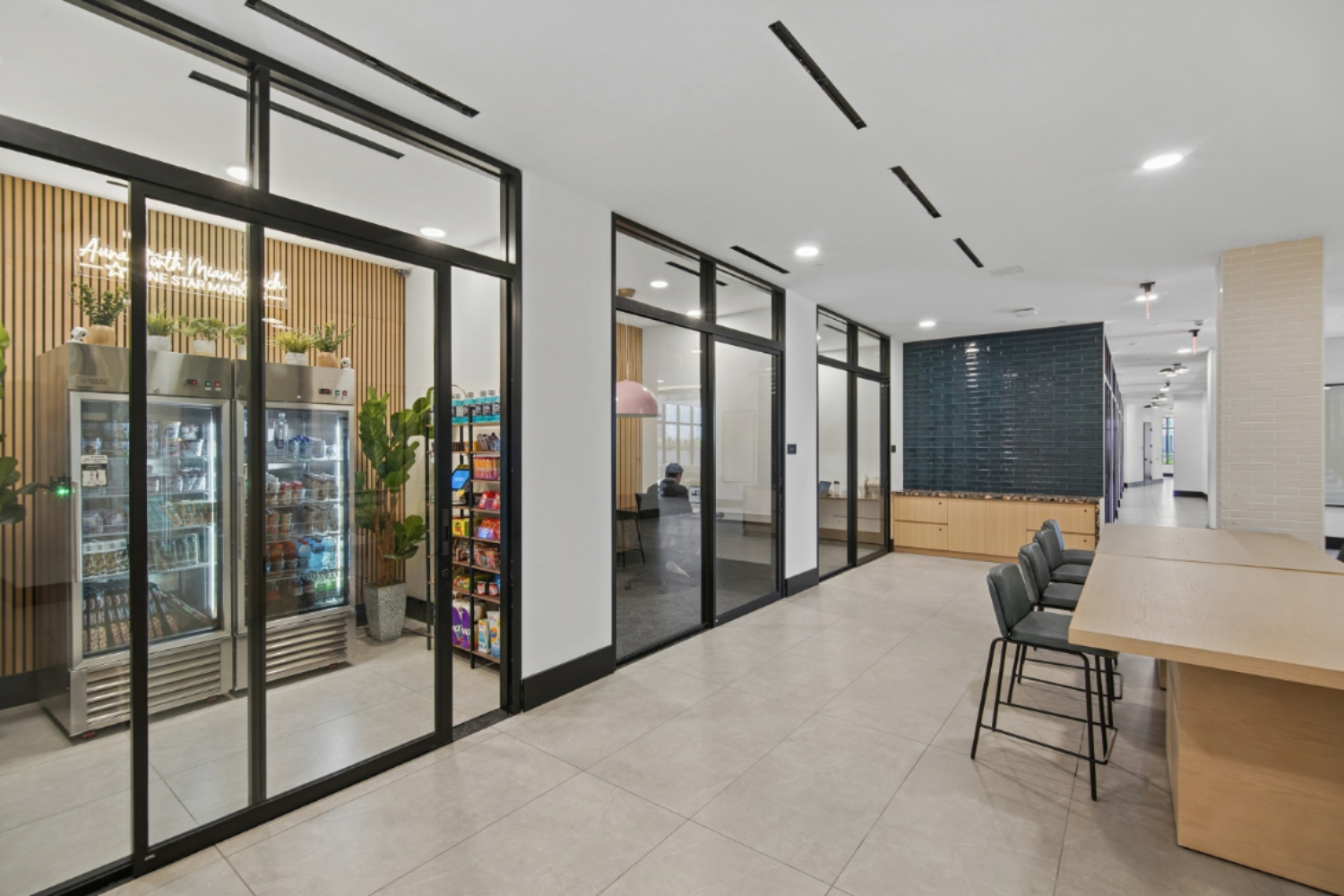 Market and Coworking Rooms